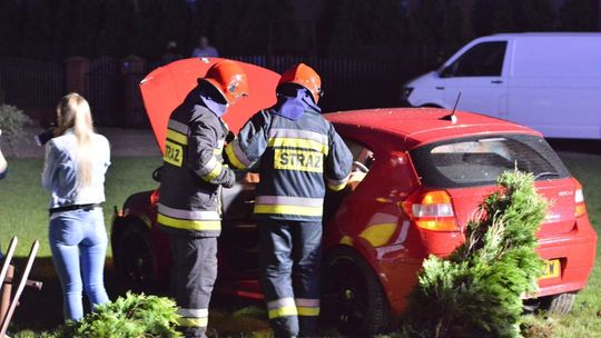 KROSNO: Kierujący BMW wjechał w ogrodzenie