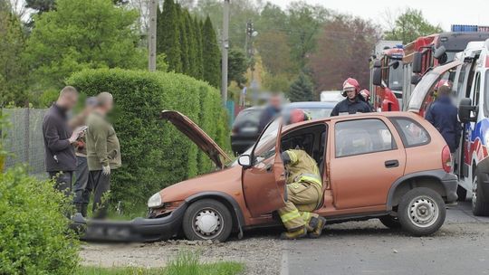 KROSNO: Kierujący Oplem uderzył w przepust na ulicy Baczyńskiego