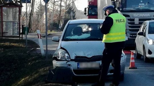 KROSNO: Kierujący Toyotą najechał na tył Audi