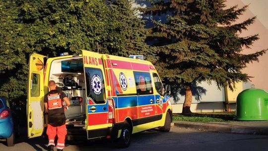 ? Krosno. Kobieta wyskoczyła przez okno bloku przy ul. Batorego [AKTUALIZACJA]