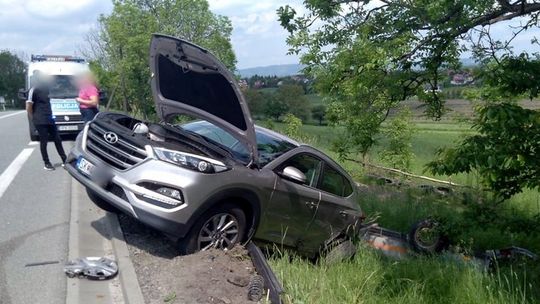 KROSNO: Kolizja dwóch osobówek niedaleko Dwóch Serc