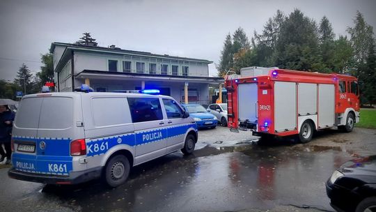 ? Krosno. Mężczyzna zatrzasnął się w pociągowej toalecie. Wezwano strażaków