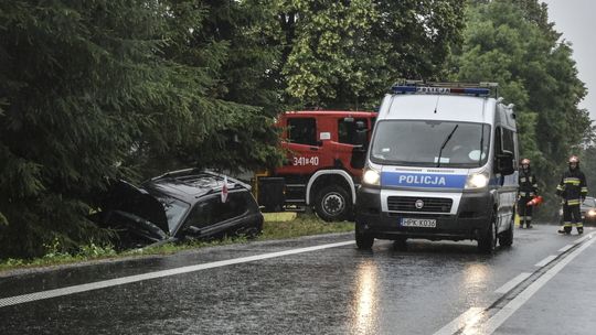 Krosno: Na mokrej nawierzchni wpadł w poślizg