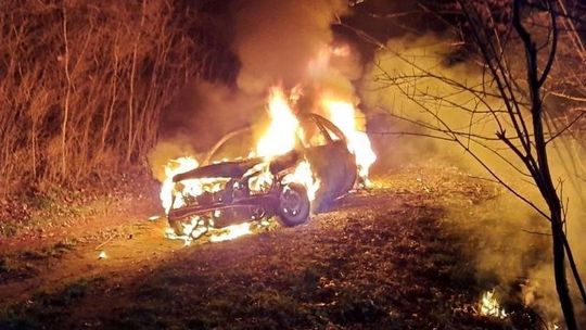? Krosno. Na ul. Kuklińskiego spłonął samochód