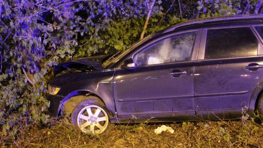 KROSNO: Nocny wypadek na rondzie Niezapominajki