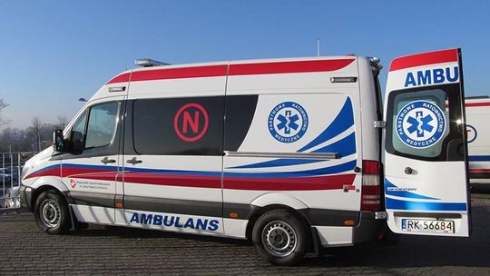 KROSNO: Nowa karetka dla niemowlaków i wcześniaków w Szpitalu