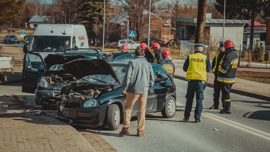 KROSNO: Opel najechał na Opla, a ten uderzył w Citroena
