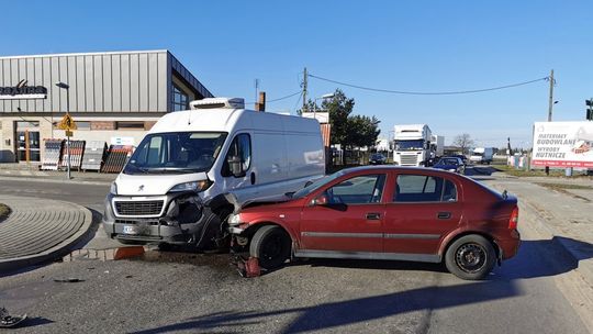 KROSNO: Peugeot i Opel zderzyły się na Pużaka