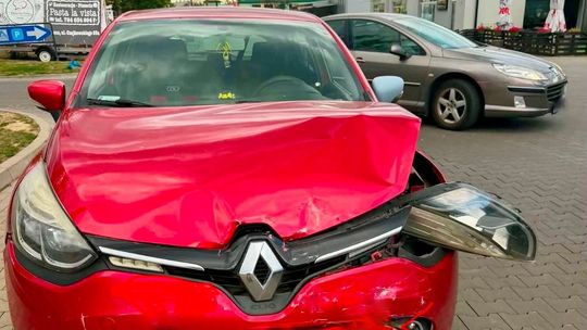 Krosno. Pijana 46-latka w BMW spowodowała kolizję i odjechała