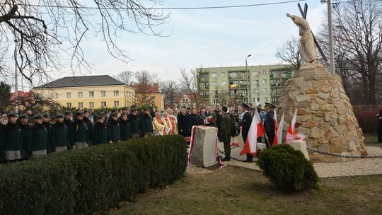 KROSNO-POLANKA: Odsłonięto tablice upamiętniające ludzi walczących o wolną Ojczyznę