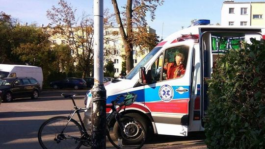 KROSNO: Potrącenie 70-letniego rowerzysty i zdarzenie na rondzie