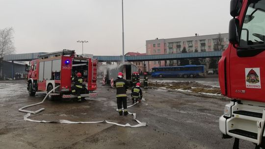 KROSNO: Pożar baraku na środku dworca autobusowego