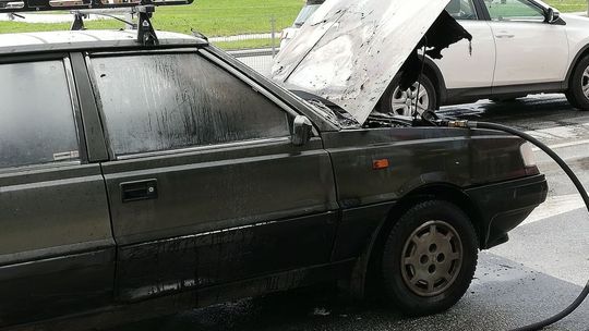 KROSNO: Pożar jednego z ostatnich Polonezów