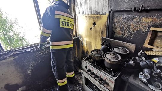 ? Krosno: Pożar mieszkania w bloku przy ul. Mickiewicza [AKTUALIZACJA]