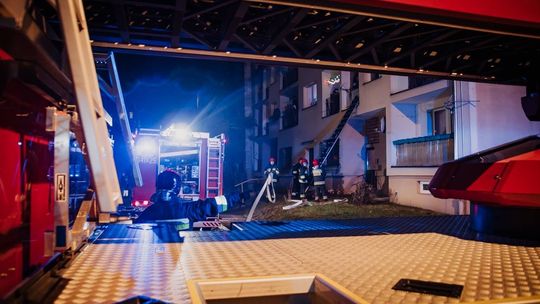 KROSNO: Pożar w jednym z mieszkań bloku przy Magurów