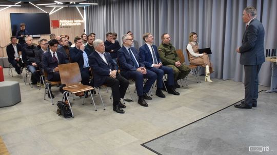 Krosno rozwija technologie dronowe. PANS zaprezentowała uczelniom wojskowym laboratorium 5G