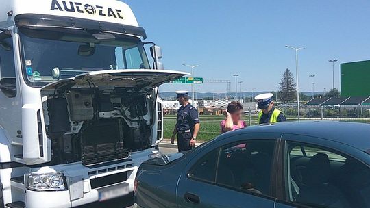 KROSNO: Samochodem ciężarowym najechał na poprzedzającą go osobówkę