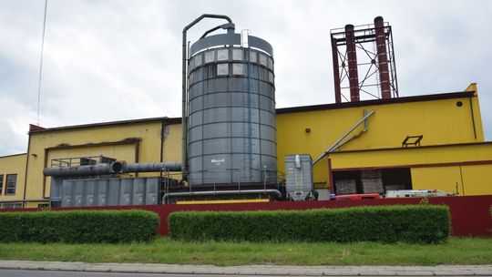 KROSNO: Strażacy gasili pożar na terenie zakładu produkcyjnego