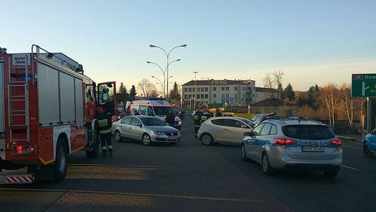 KROSNO: Trzy samochody zderzyły się na Al. Jana Pawła II