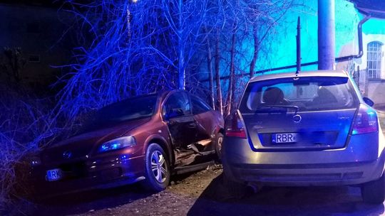 ? Krosno. Uderzył fiatem w zaparkowanego opla [AKTUALIZACJA]