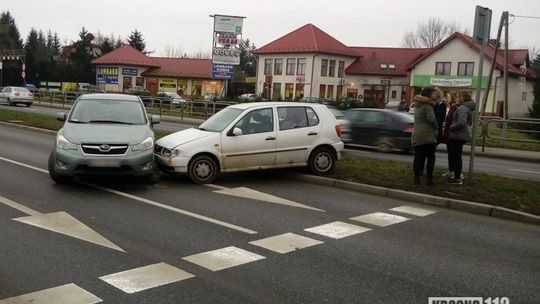KROSNO: Wpadła w poślizg i zderzyła się z Subaru