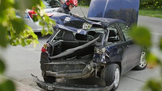 KROSNO: Wyjeżdżał z parkingu przy cmentarzu. Uderzył w niego Volkswagen