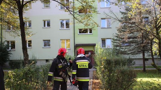 KROSNO: Z gniazdka elektrycznego "szedł" dym. Interwencja strażaków