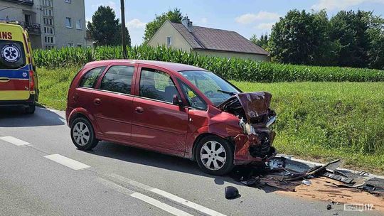 Krosno. Zderzenie czołowe dwóch samochodów na Wyszyńskiego