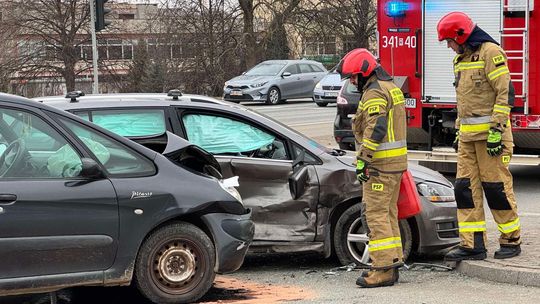 Krosno. Zderzenie dwóch samochodów na DK28