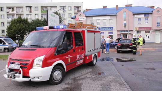 KROSNO: Zderzenie Opla i Peugeota na ul. Tysiąclecia