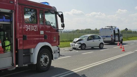 KROSNO: Zderzenie osobówki z autobusem na ulicy Zręcińskiej