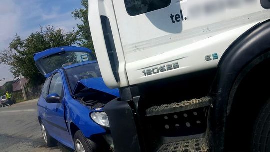 KROSNO: Zderzenie Peugeota i Iveco na ul. Zręcińskiej