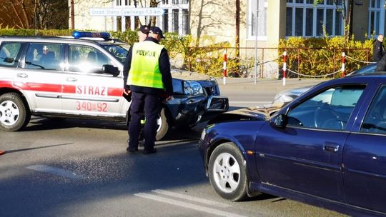KROSNO: Zderzenie pojazdów z udziałem wozu strażackiego