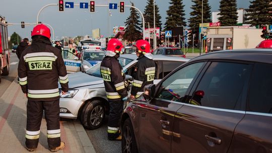 KROSNO: Zderzenie samochodów na skrzyżowaniu ul. Podkarpackiej