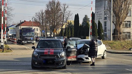 Krosno. Zderzenie samochodów na skrzyżowaniu ulic Czajkowskiego, Pużaka i Jagiellońskiej