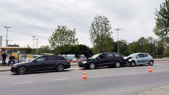 KROSNO: Zderzenie trzech pojazdów na ulicy Niepodległości [AKTUALIZACJA]