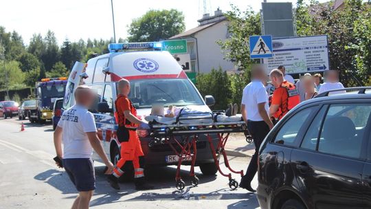 KROSNO: Zderzenie trzech pojazdów. Trzy osoby w szpitalu