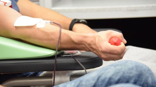 Krwiobus i rejestracja do bazy DKMS podczas Nocnej Jazdy Ratowników