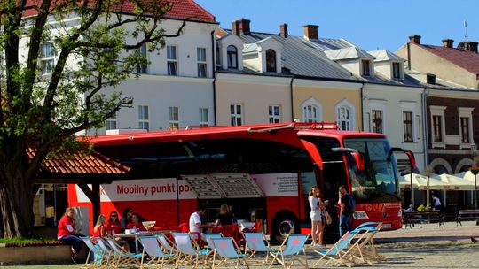 Krwiobus na Rynku zebrał ponad 10 litrów krwi!