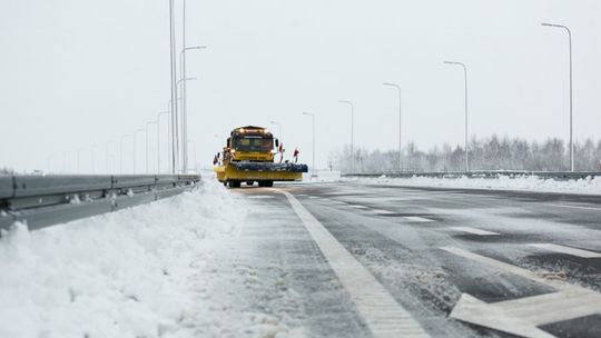 Kto odpowiada za zimowe utrzymanie dróg w powiecie krośnieńskim? [WAŻNE TELEFONY]