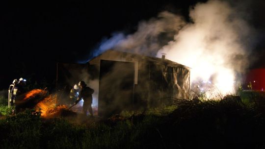 Ladzin: Pożar wiaty wypełnionej sianem