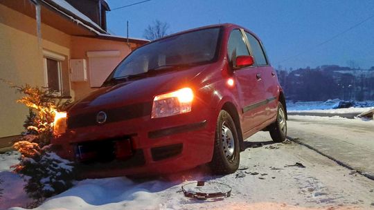 Łęki Dukielskie. Kolizja fiata i dostawczego renault