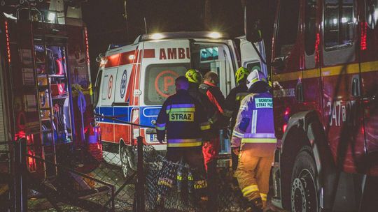 Łęki Dukielskie. Strażacy wezwani na pomoc załodze karetki pogotowia