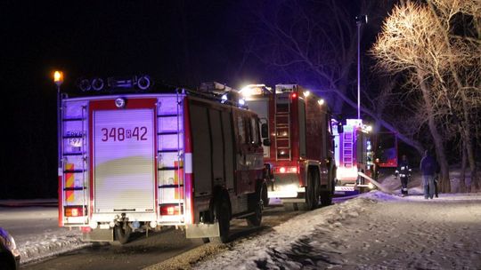 ŁĘKI STRZYŻOWSKIE: Nocny pożar w budynku mieszkalnym