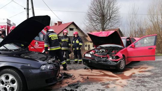 ŁĘKI STRZYŻOWSKIE: Zderzenie BMW i Alfa Romeo