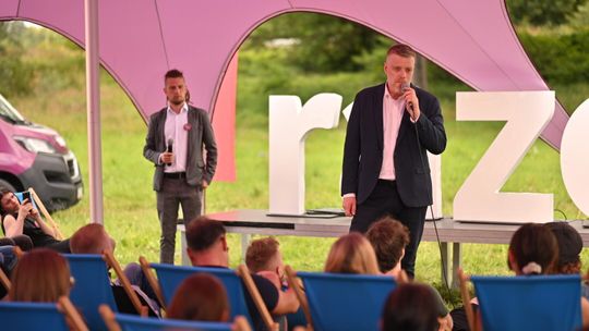 Lider partii Razem w Krośnie. Padły propozycje dotyczące przemysłu i miejsc pracy