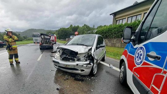 Lipowica/DK19. Mercedesem najechała na tył Audi. [AKTUALIZACJA]