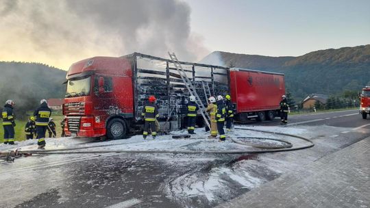 ? Lipowica: Pożar ciężarówki. DK19 zablokowana