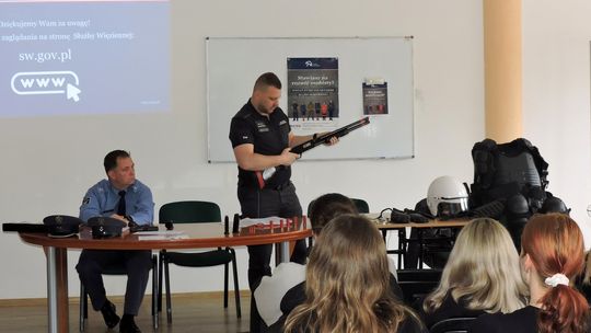 Łupkowscy więziennicy w krośnieńskiej „NAFTÓWCE”
