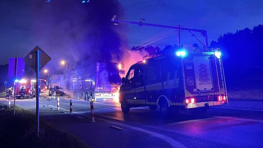 Lutcza. Pożar naczepy na DK19